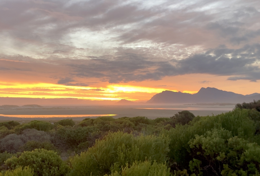 1 Bedroom Property for Sale in Meerensee Western Cape
